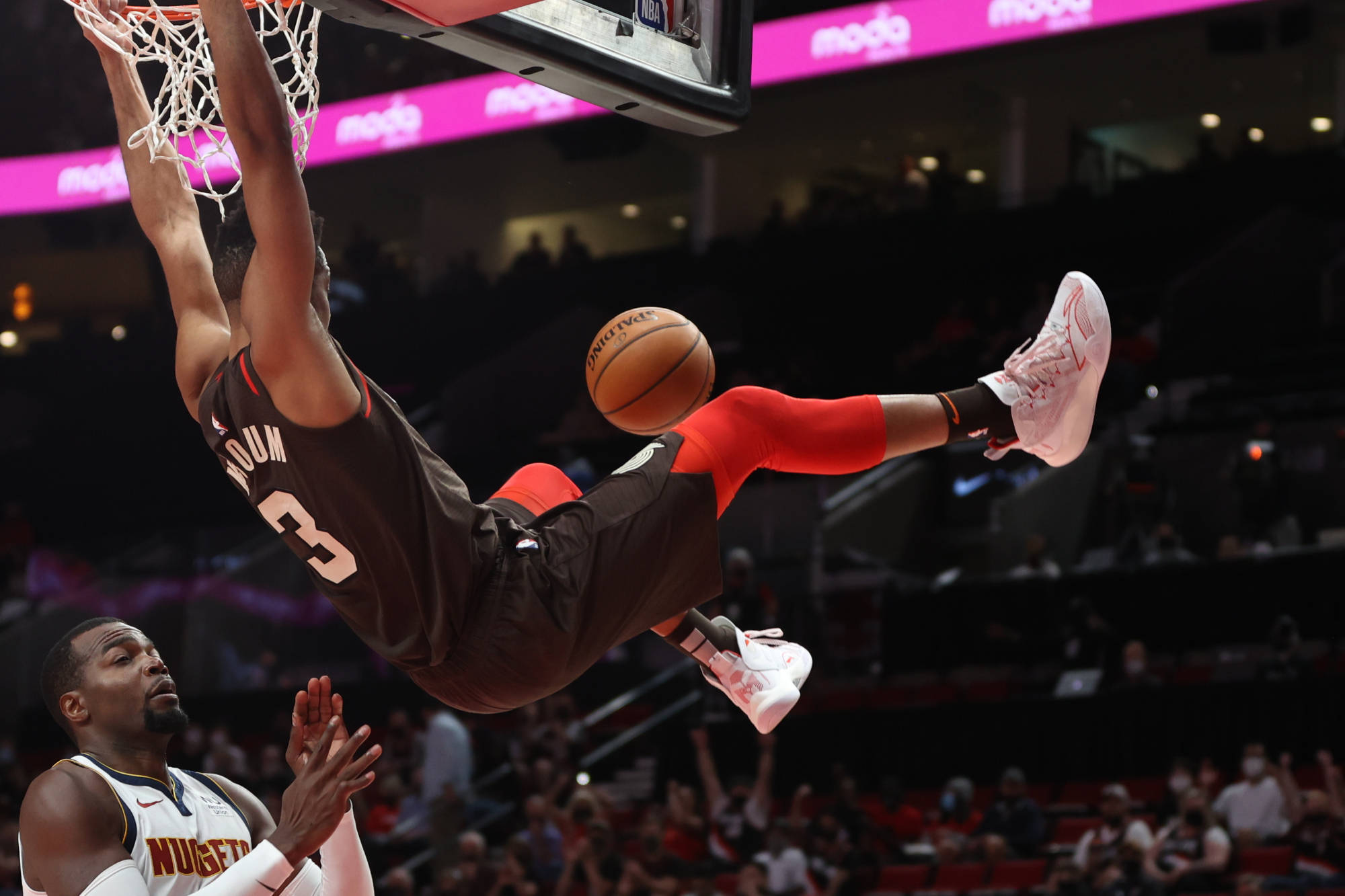 开拓者大胜乐透，利拉德三分球连续命中砍下+得分