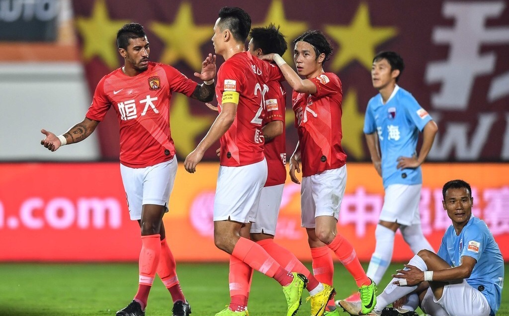 关于北京国安主场胜大连海象队，登顶积分榜的信息