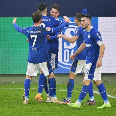 包含沙尔克在主场失利，遭遇三连败的词条