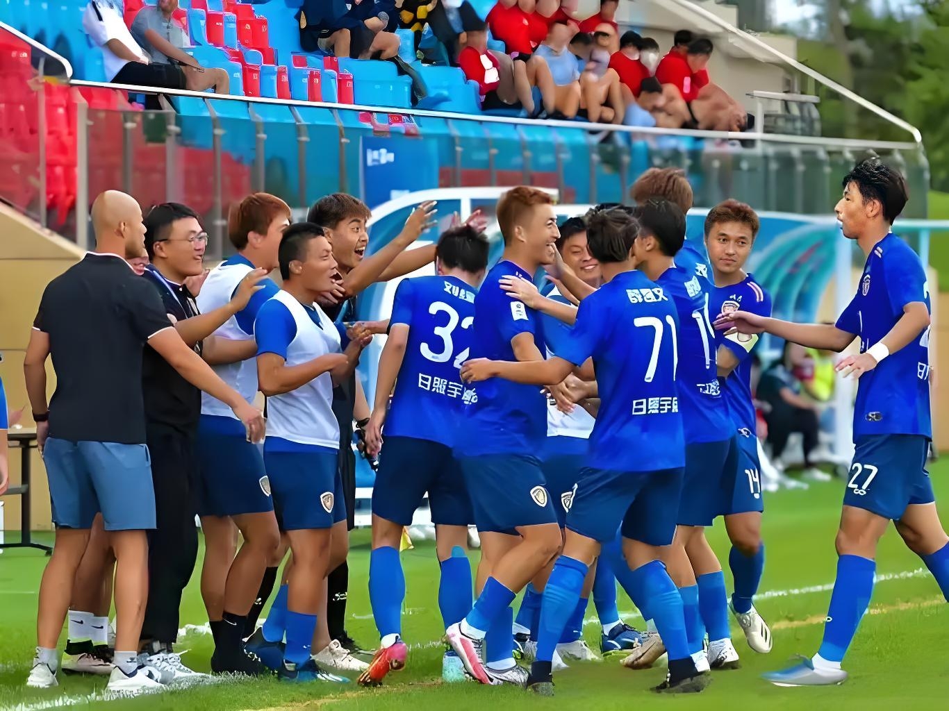 一方队员失误连连，欲夺联赛头名的简单介绍