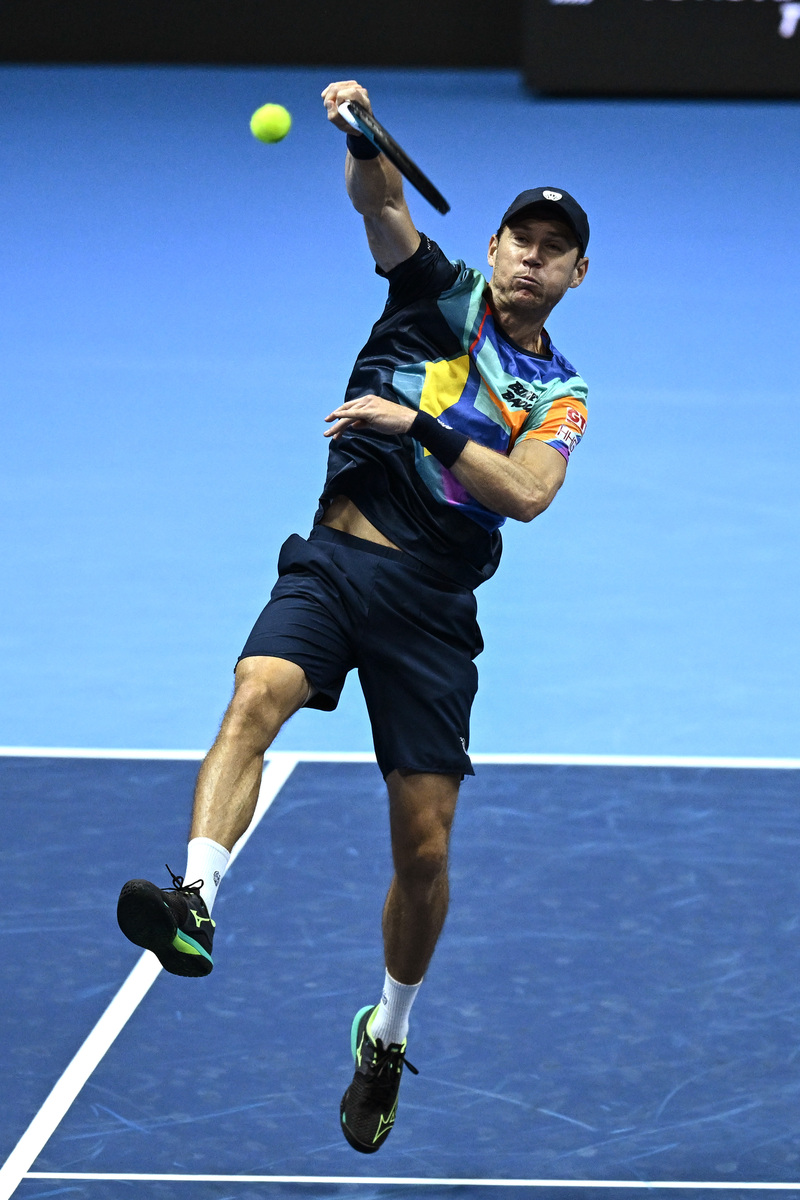 法国网球队力克意大利网球队，费德勒打破历史纪录的简单介绍