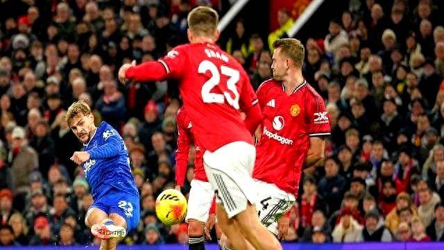 曼联客场被埃弗顿逆袭，遭遇联赛两连败