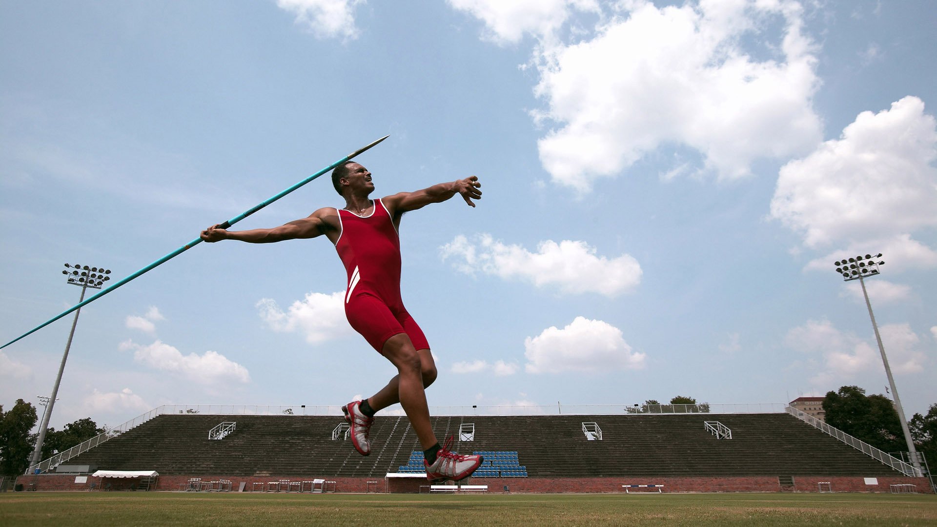 绿茵之外，冰火交响曲，当国际米兰的北欧远征遇见内马尔的抢七神话