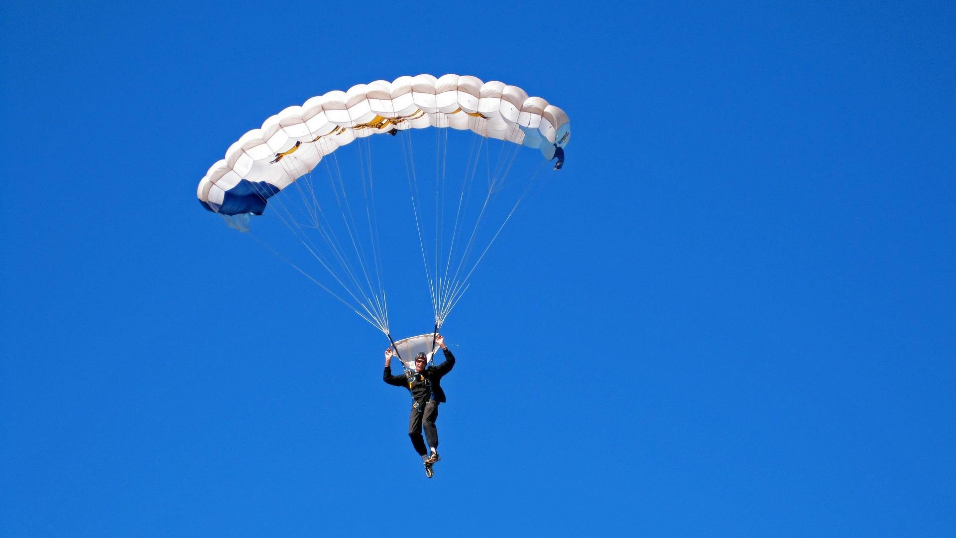 塔图姆完美发挥难救主,爵士团队篮球完胜凯尔特人