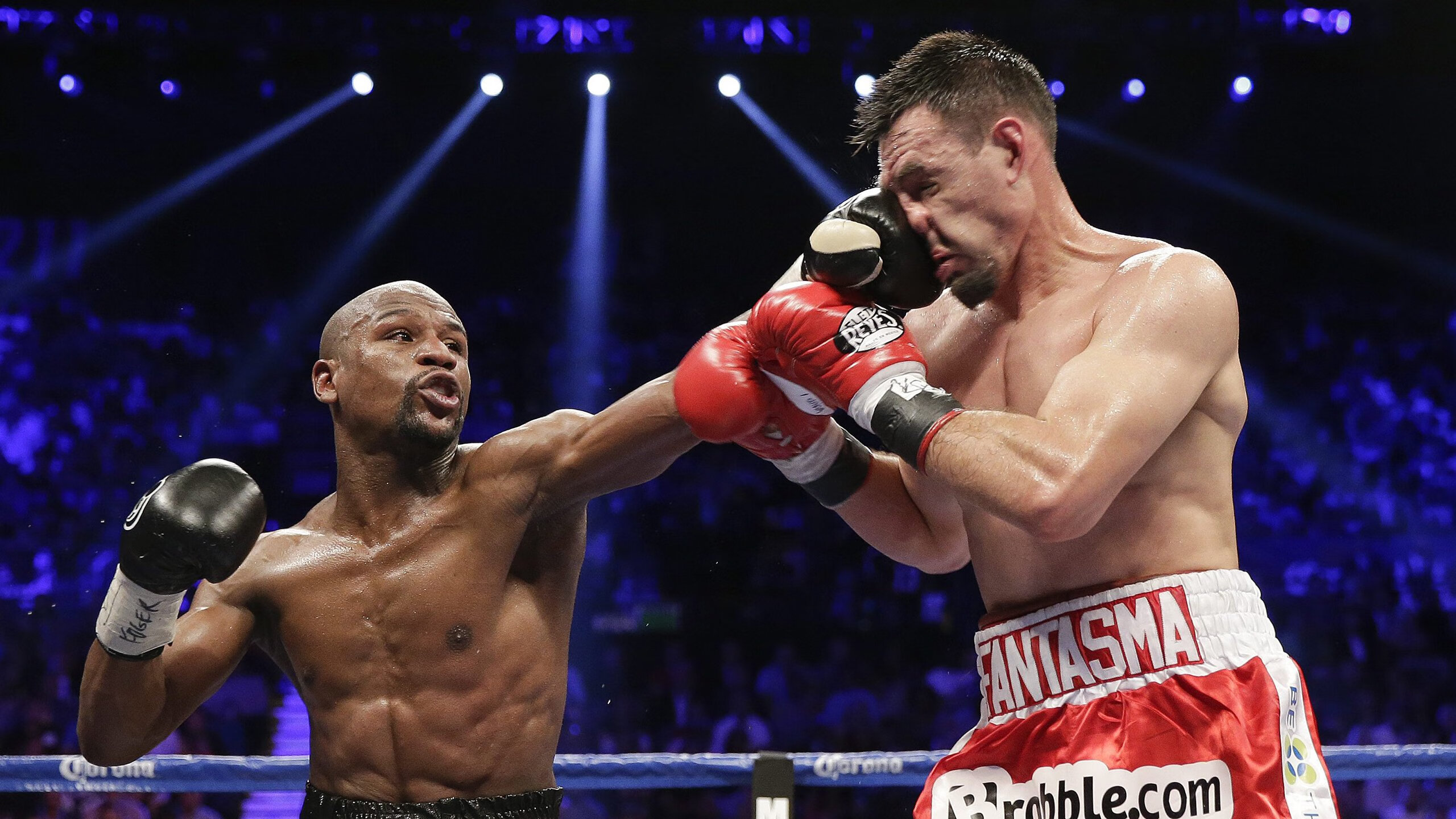 世界排名争夺战之夜，武切维奇关键回合不手软