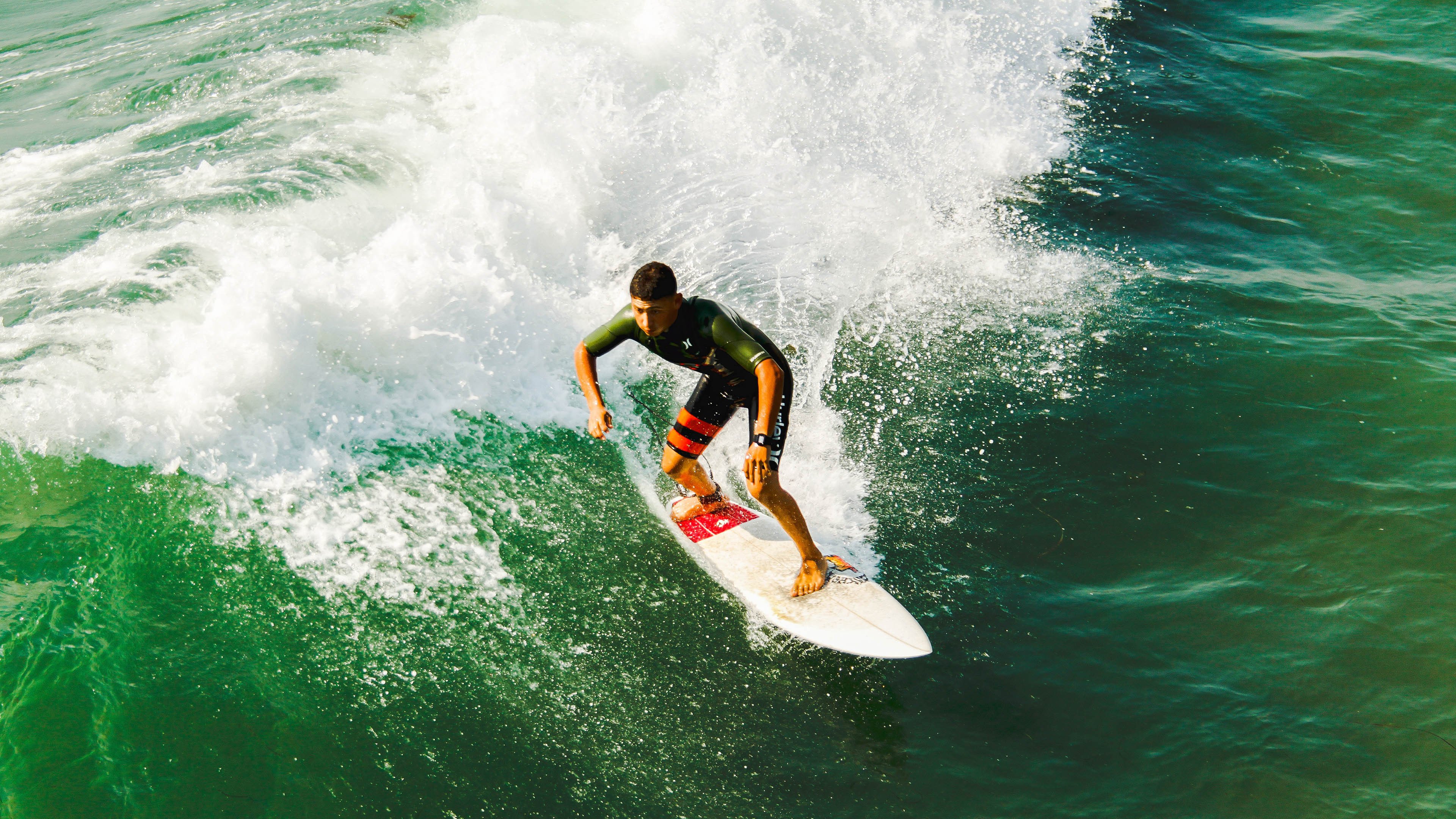乔治末节封神,湖人踏平篮网捍卫主场荣耀